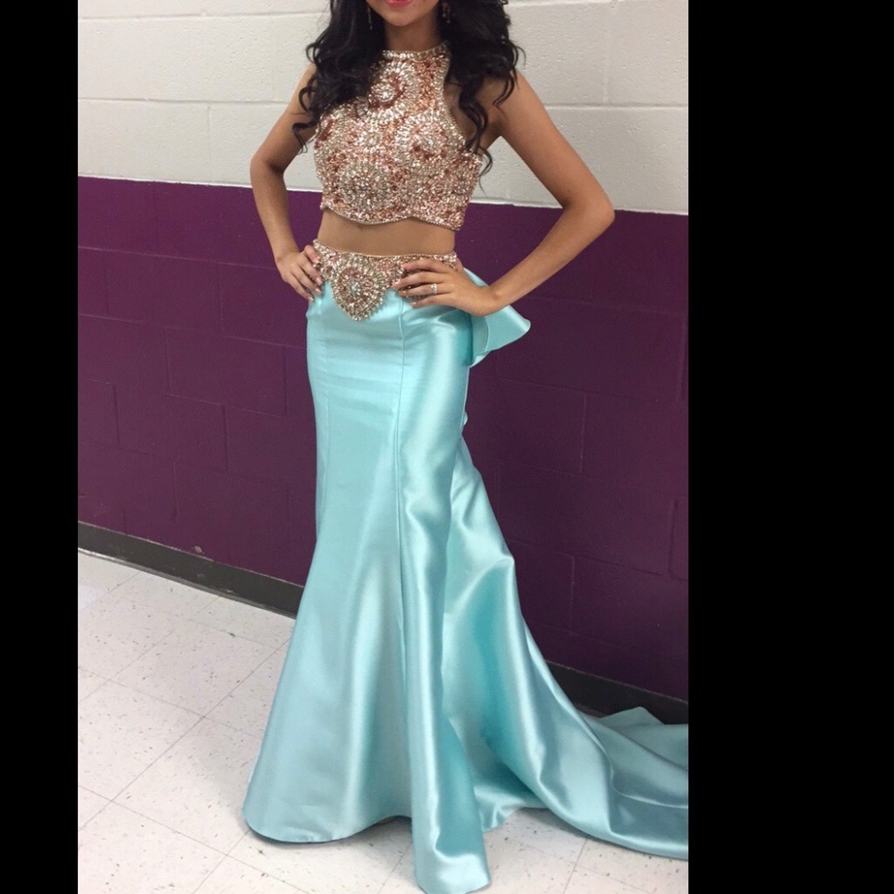 2-Piece Mint/Bronze/Gold Gown with a stunning tail